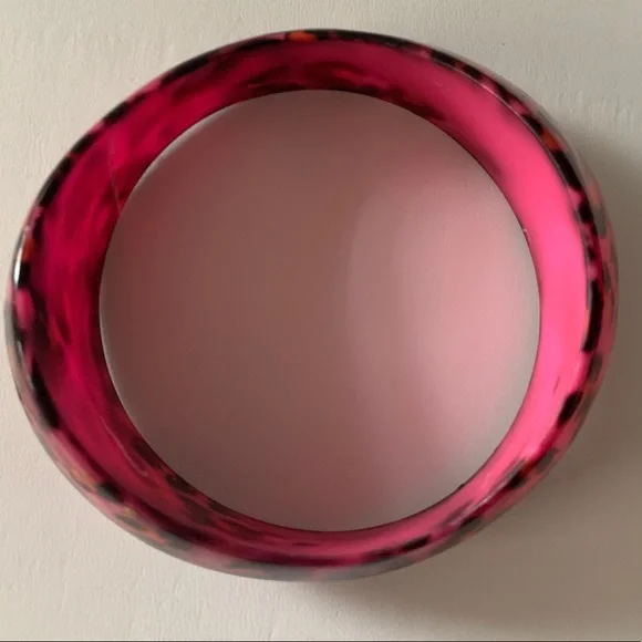 Hot pink leopard print bangle bracelet - Picture 4 of 6